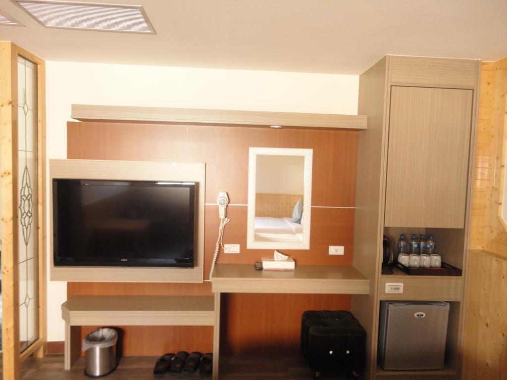 Royal Hotel Маґун Номер фото